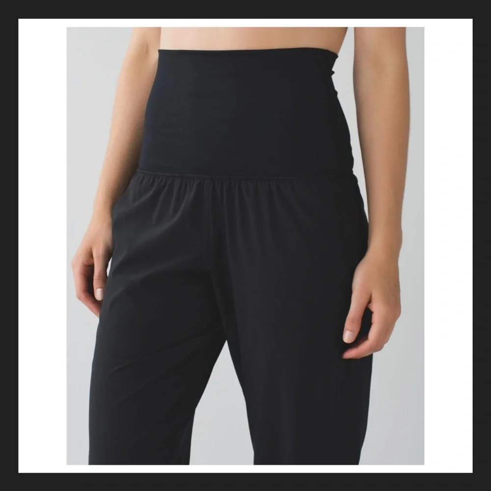 Lululemon Om Pant (2nd Release) high waisted cropped lightweight